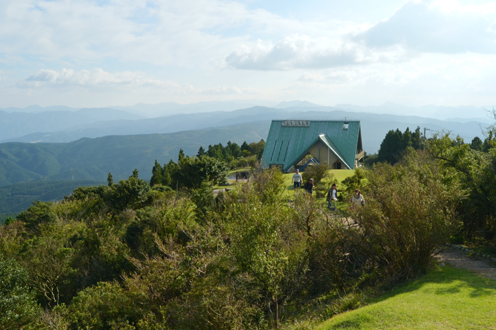 青山高原をトレッキング